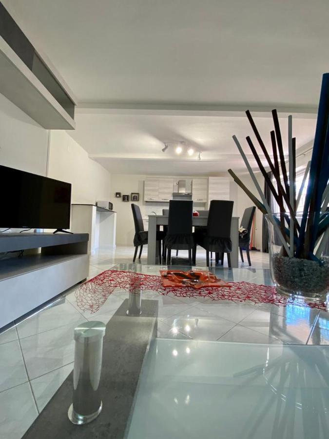 Sofi House-Appartamento In Villa Con Piscina Scafati Eksteriør billede